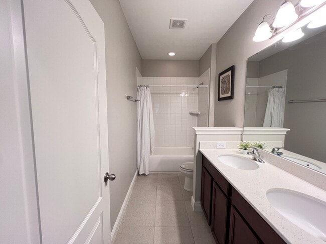 Building Photo - Perfect Home waiting for you! FULLY FURNIS...