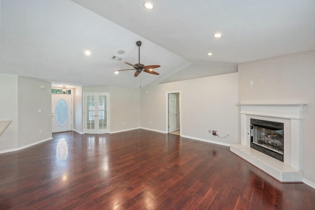 Building Photo - 1402 Ernest Hemingway Dr