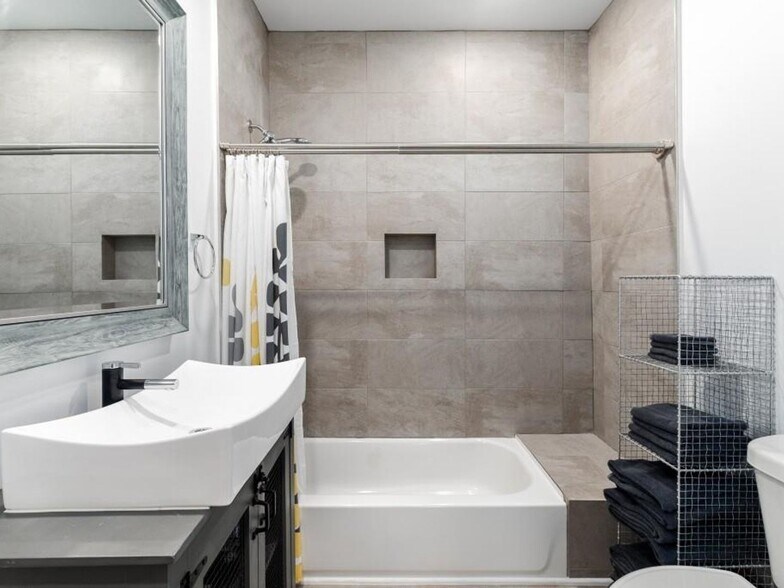 Building Photo - 1473 Beecher St SW