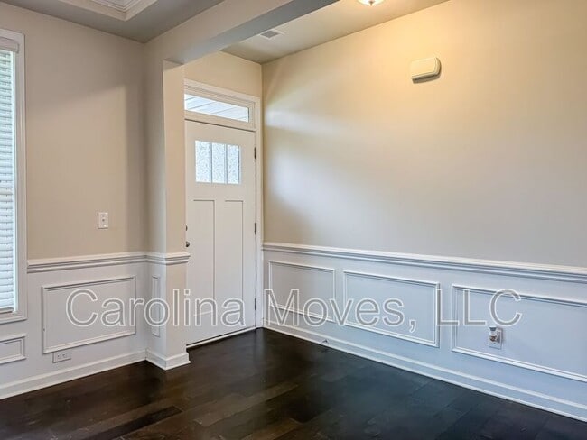 Building Photo - 537 Shrine Ct