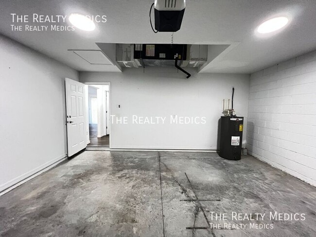 Building Photo - 391 Malauka Loop