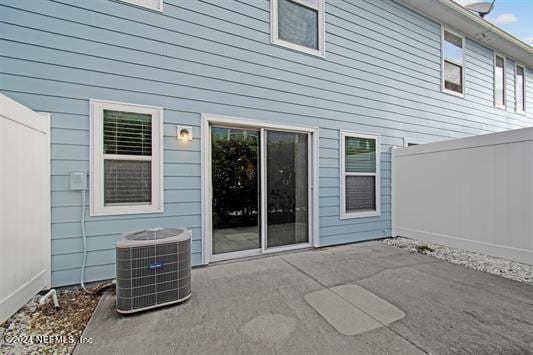 Building Photo - 16 Islander Ct