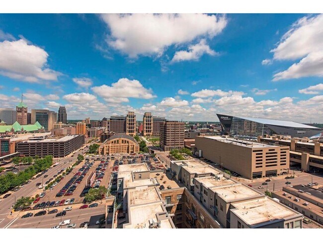 Building Photo - 740 Portland Ave