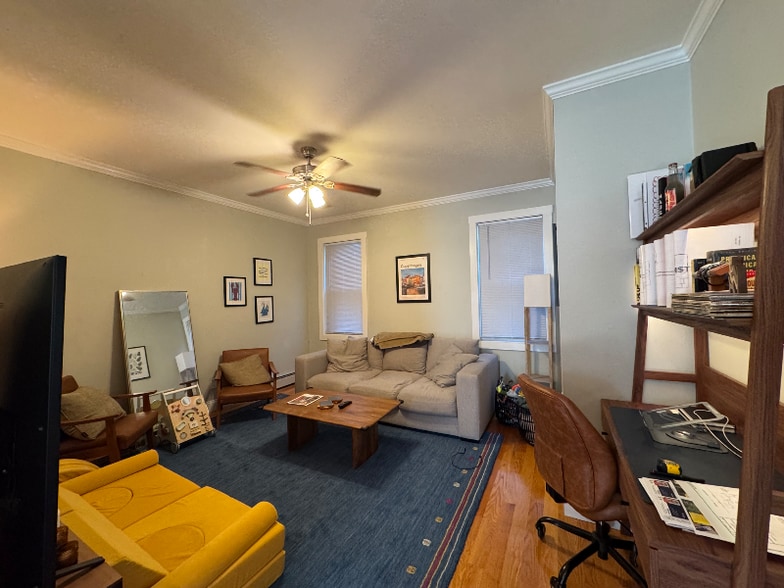 Building Photo - 327 High St