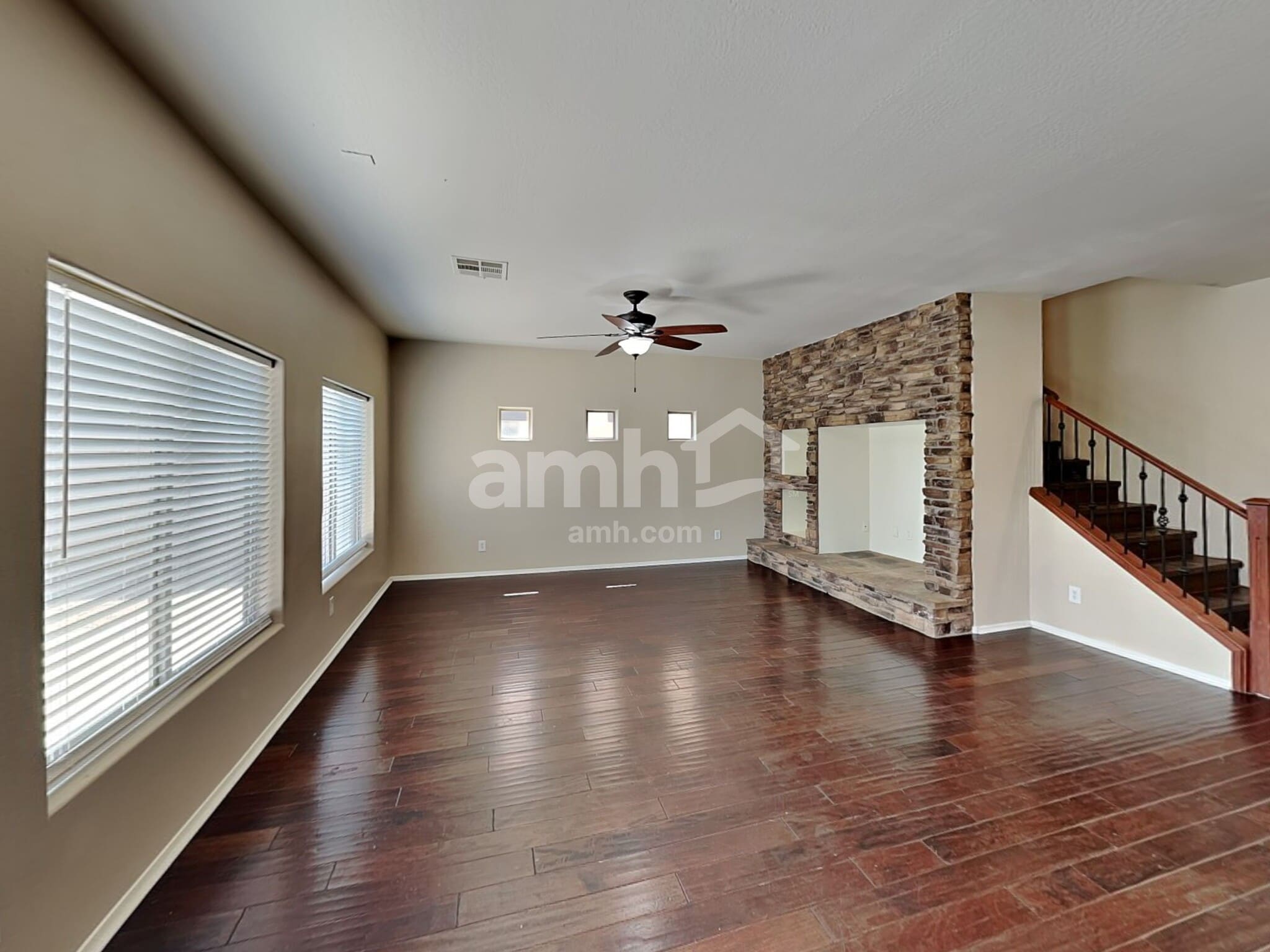 Building Photo - 2422 W Hunter Ct