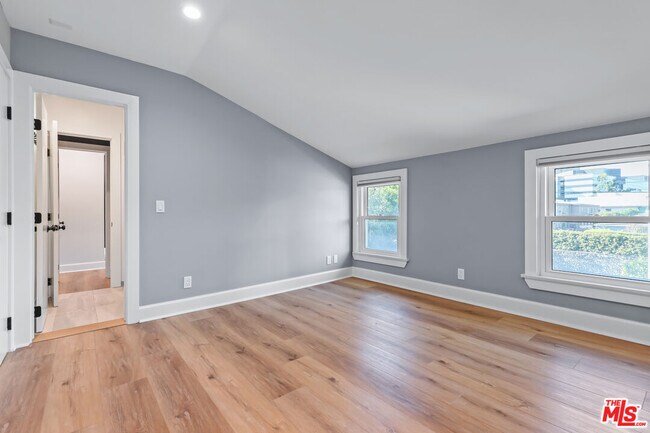 Building Photo - 4744 Haskell Ave