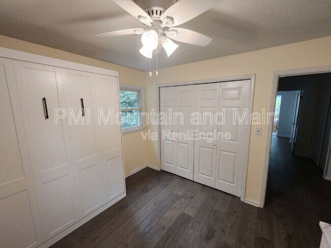 Building Photo - 53 Jump Cove Rd