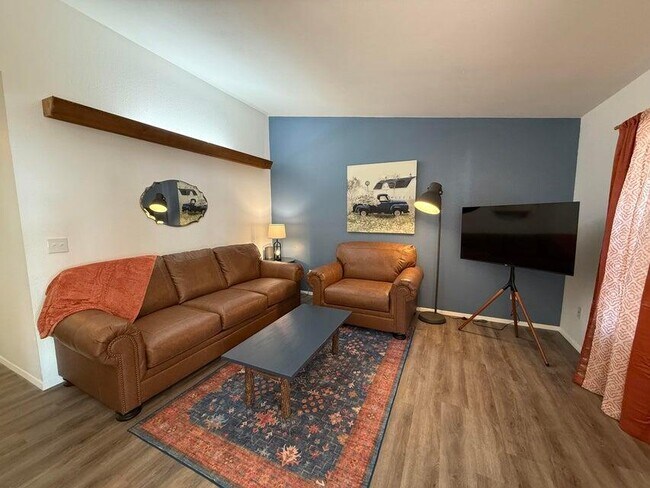 Building Photo - 393 Ozark Mountain Resort Dr