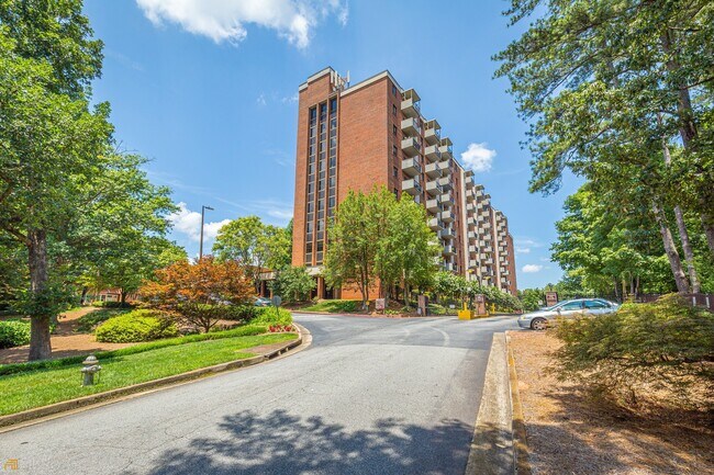 Primary Photo - 300 Johnson Ferry Rd