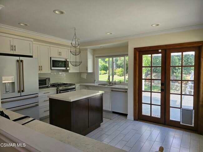 Building Photo - 3017 Klamath Ave