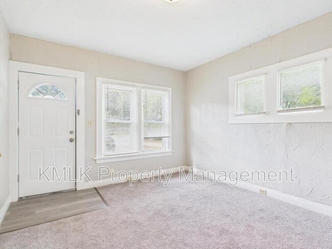 Building Photo - 535 Gage St