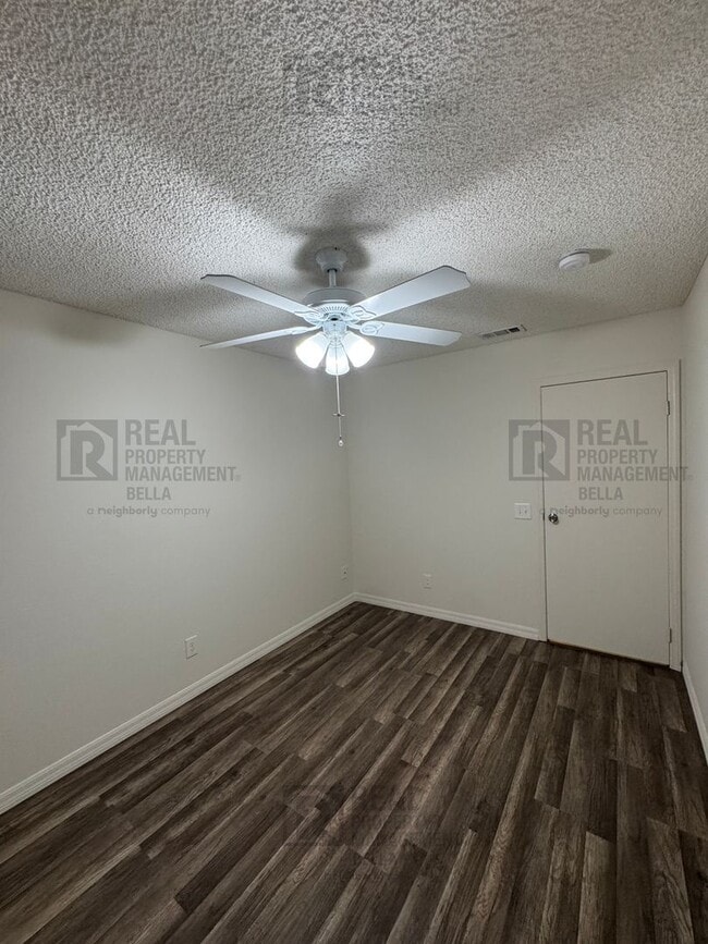 Building Photo - Move-In Ready 2-Bed, 2-Bath in Lake Elsinore
