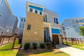 Building Photo - 1921 Teagle Dr