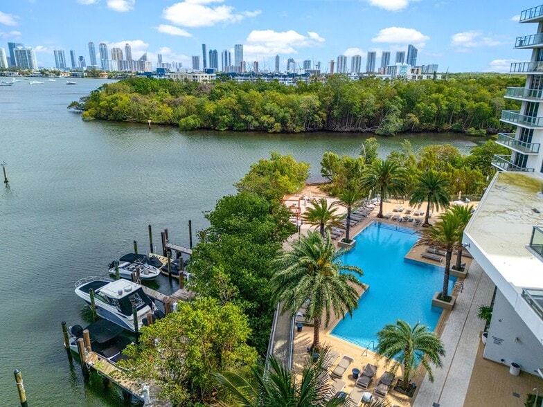 Building Photo - 16385 Biscayne Blvd