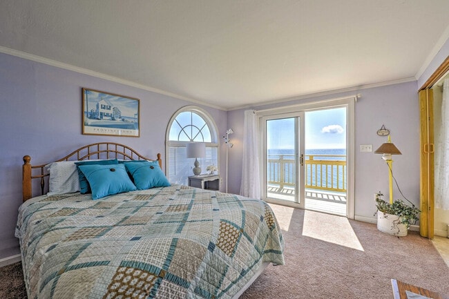 Building Photo - 352 Shore Rd