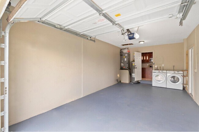 Building Photo - 4784 Alfresco St