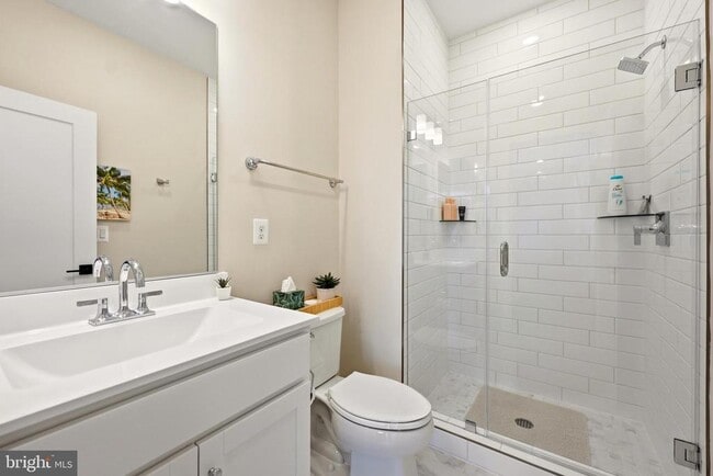 Building Photo - 22810 Tawny Pne Sq