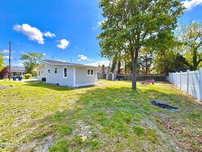 Building Photo - 408 Forepeak Ave