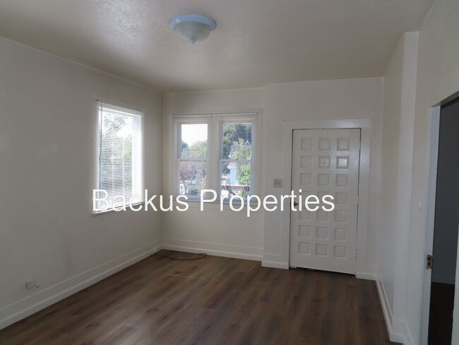 Building Photo - Single level home close to DLI in Monterey