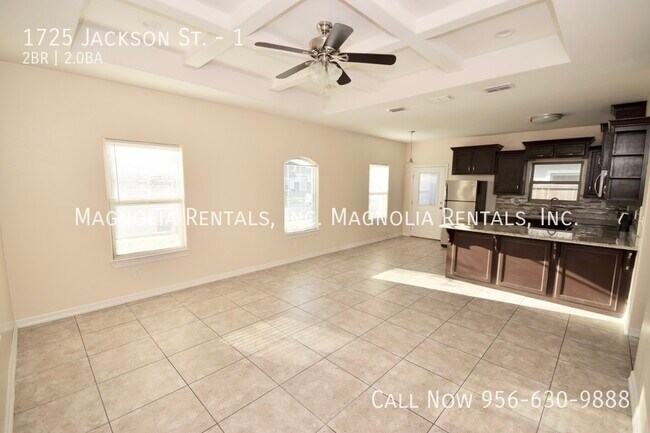 Building Photo - Weslaco Apartment for Rent - Westgate Vill...