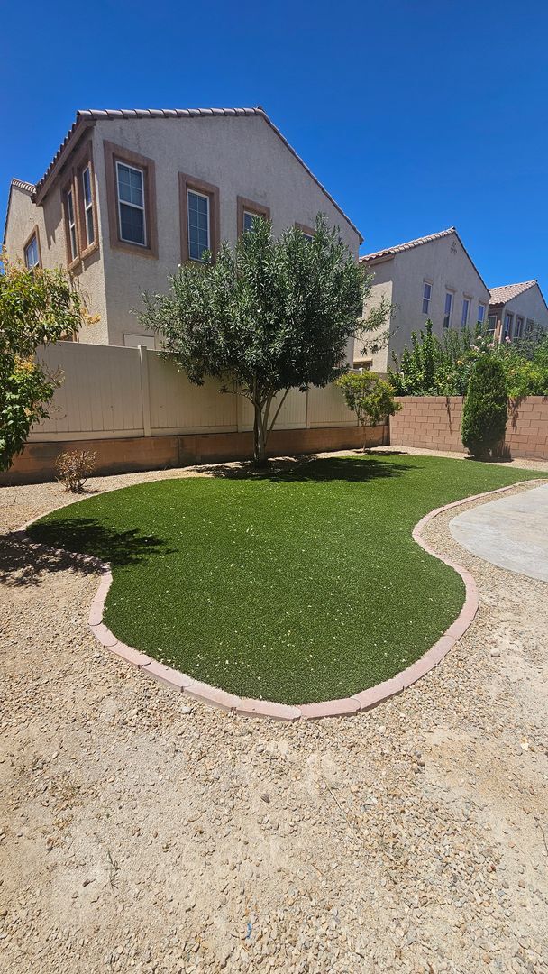 Building Photo - Spacious 4 Bedroom Home with Open Layout & Stunning Backyard