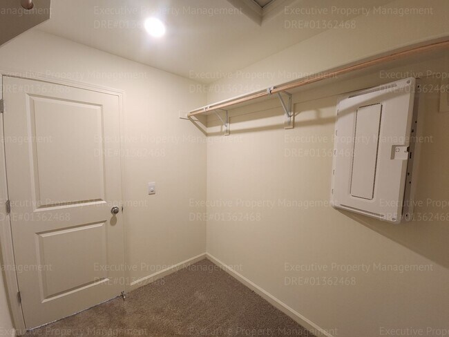 Building Photo - 8921 Kemi St