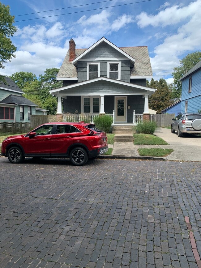 Building Photo - 44 W Pacemont Rd