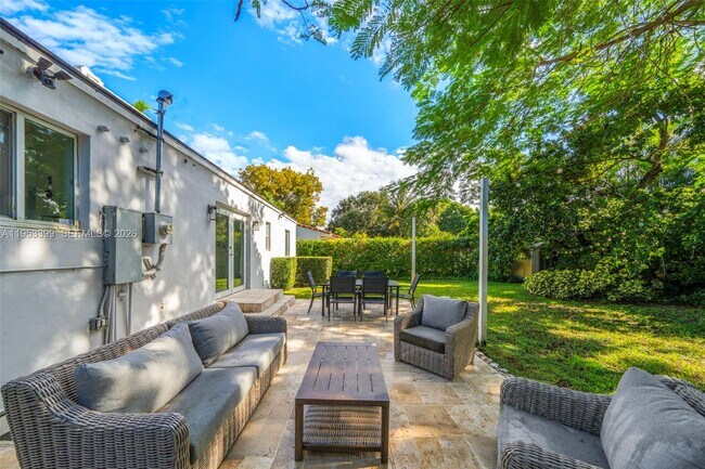 Building Photo - 166 NW 100th Terrace