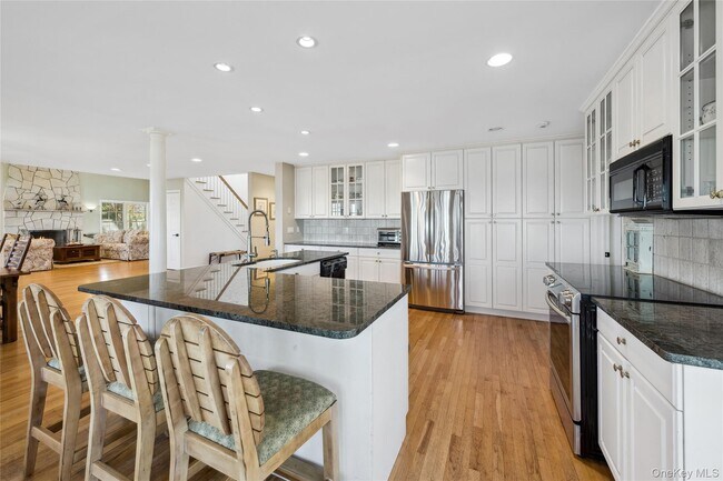 Building Photo - 8 Duckwood Ln