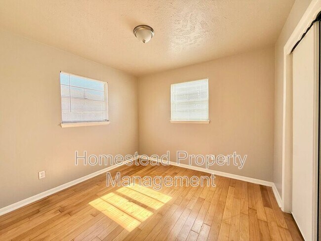 Building Photo - 2744 SW 64th St