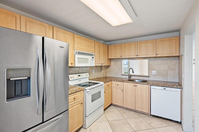 Building Photo - 105 Paradise Harbour Blvd