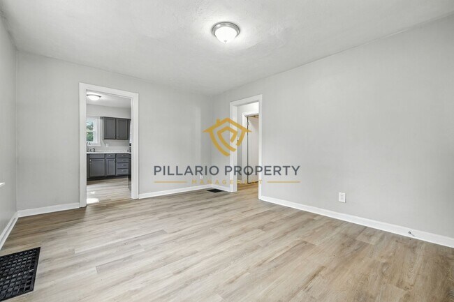 Building Photo - Beautifully Renovated 2-Bedroom Home Near Indy Motor Speedway, Available NOW!