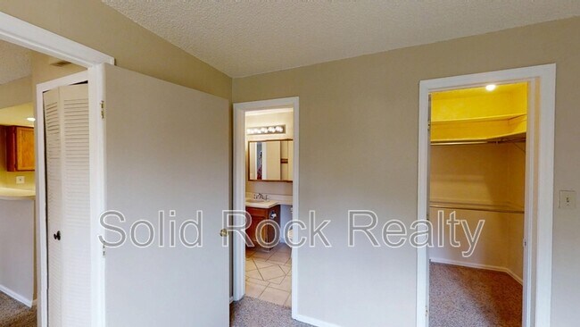 Building Photo - 3628 Iguana Dr
