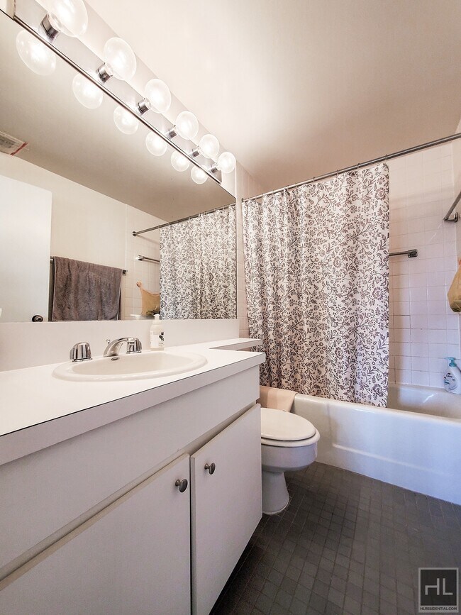 Building Photo - COLUMBUS AVENUE