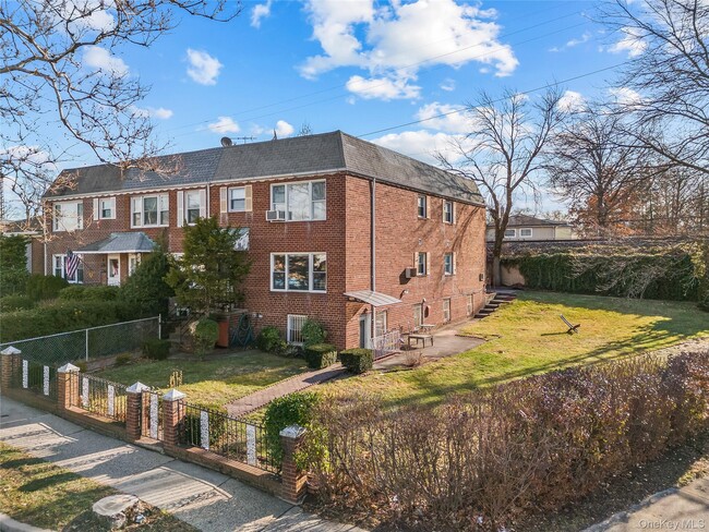 Building Photo - 200-04 39th Ave