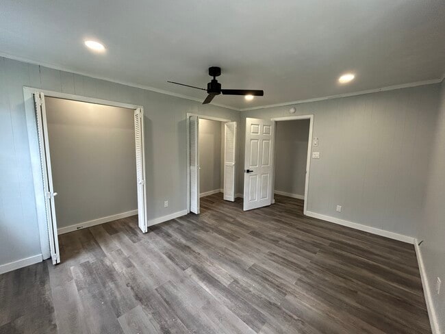 Building Photo - 236 Riggs Ave