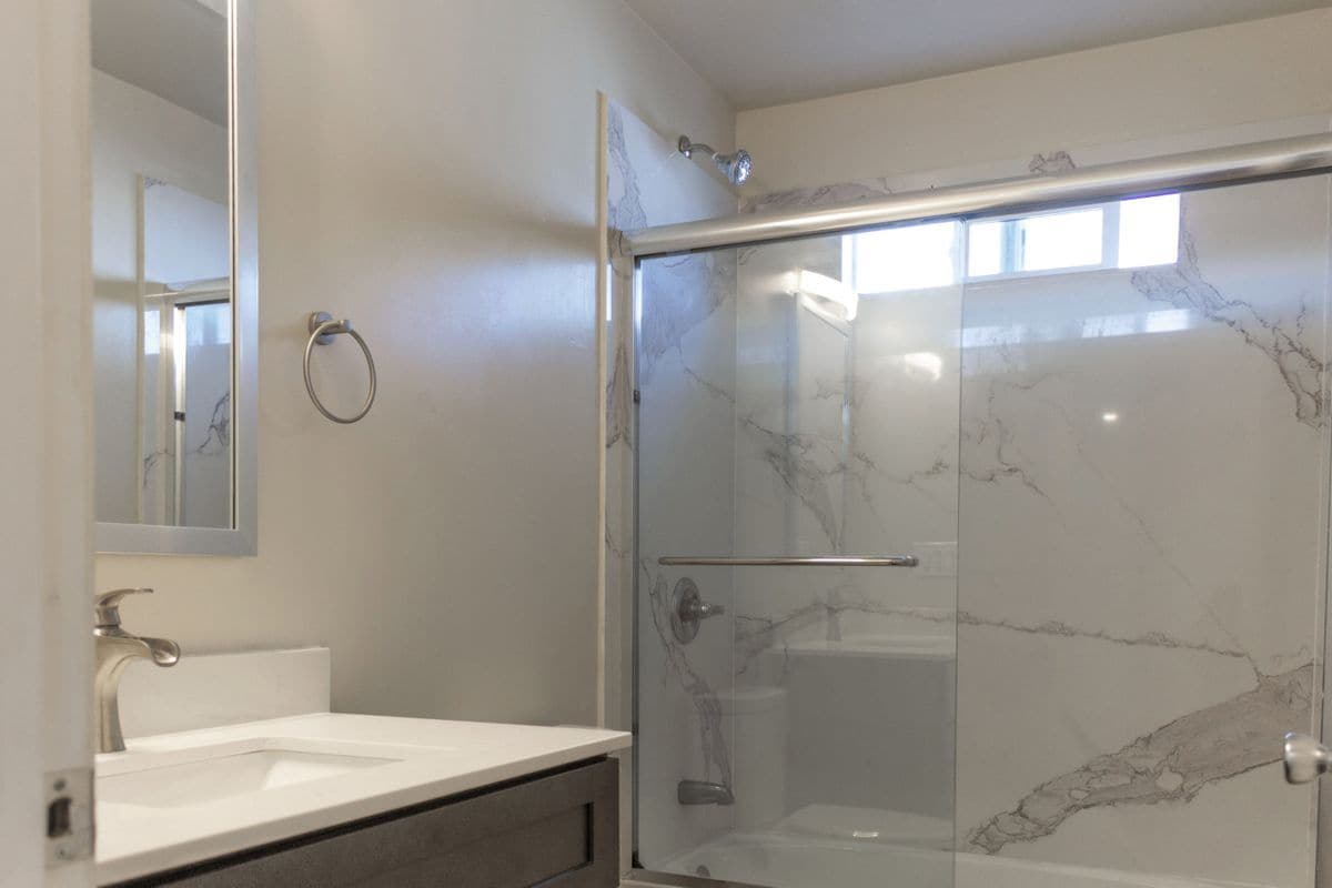 Building Photo - 88 Bayview Ave