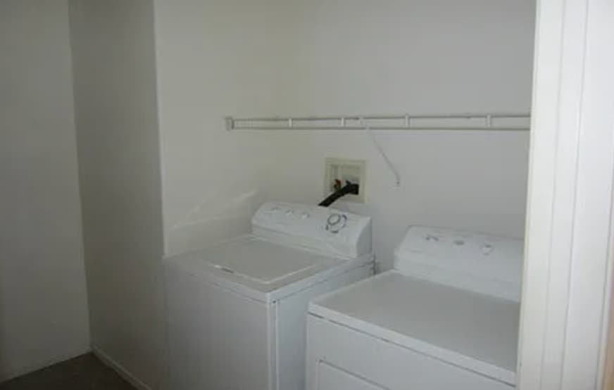 Laundry hookups in home - 73641 Sunnyslope Dr
