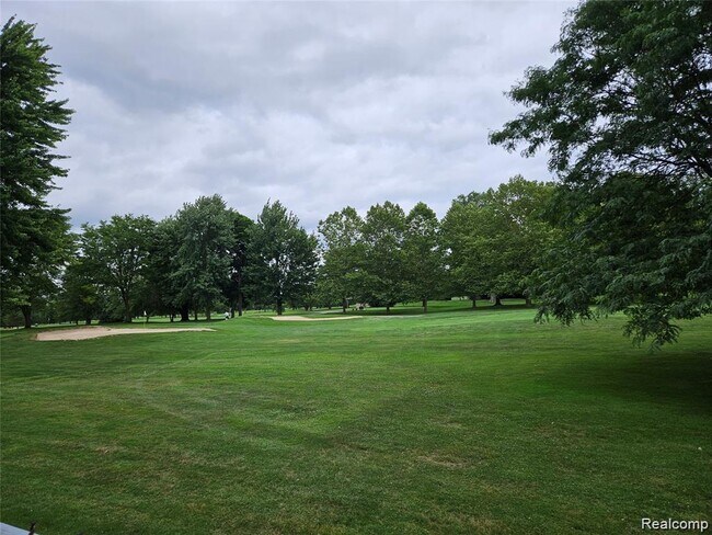 Building Photo - 37313 Clubhouse Dr