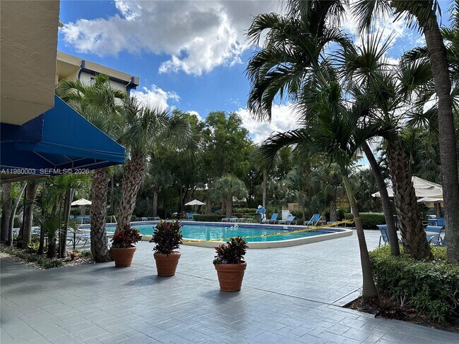 Building Photo - 801 NW 47th Ave