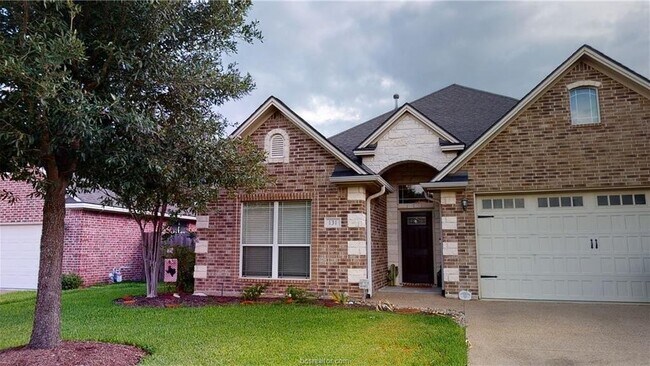 Building Photo - 131 Roucourt Loop