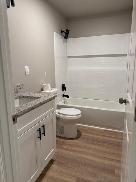 Building Photo - 2447 McAlpin Ter
