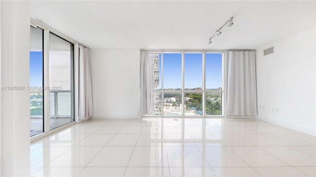 Building Photo - 1871 NW S River Dr