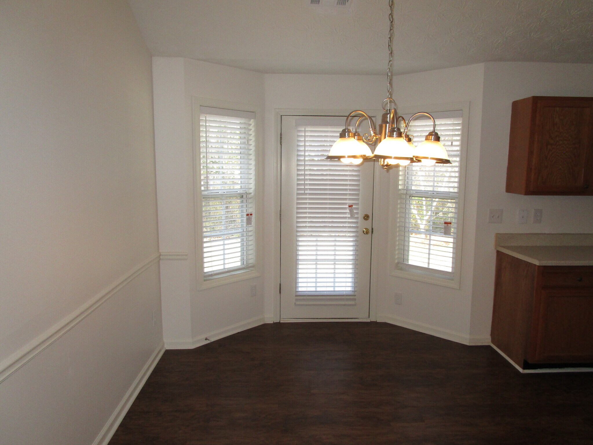 Building Photo - 2325 Carlysle Cove Dr