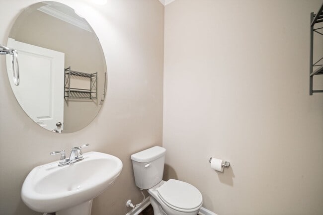 Building Photo - Everything You Need. All Right Here. Chic ...