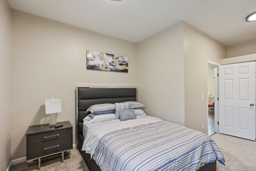 Building Photo - 5641 Cates Ave