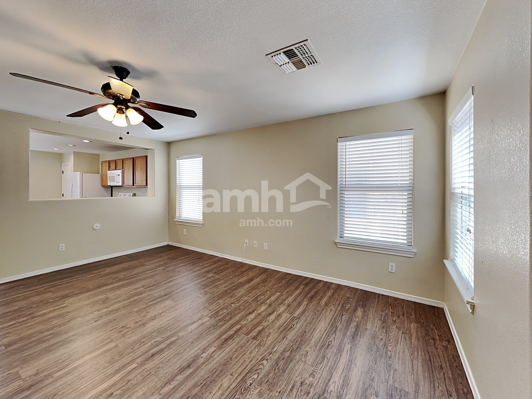 Building Photo - 18526 W Valerie Dr