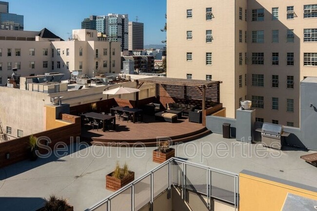 Building Photo - 1401 Jackson St