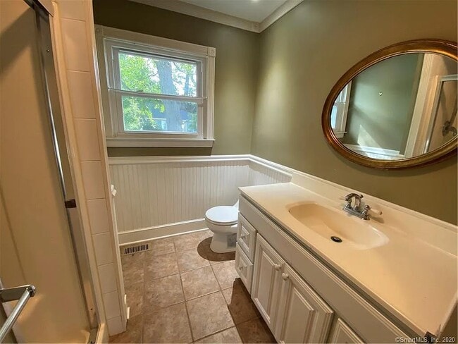 Building Photo - 133 May St