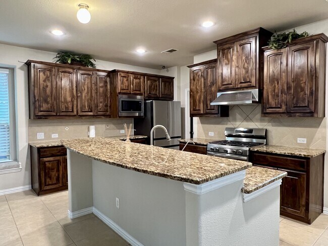 Building Photo - 2104 Indigo Dr